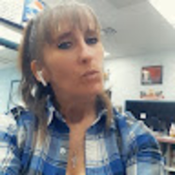 Meet your Posher, Lori - Picture 1 of 1